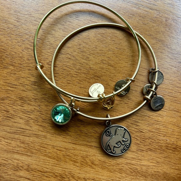 NWOT Leo Zodiac Alex + Ani Bracelet Stack - Picture 2 of 2